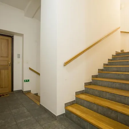 Elegant With Free Garage In The Center Of Apartmán
