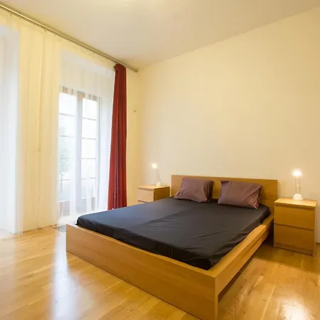 Elegant Apartment With Free Garage In The Center Of Prague *